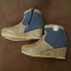 Tommy Hilfiger booty size 13c brown and navy